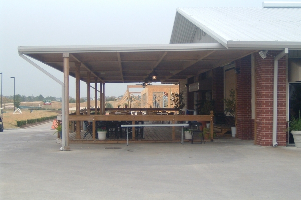 commercial-restaurant-patio-area056DE73E-AB7C-35BC-065D-ACC13DDF5696.jpg