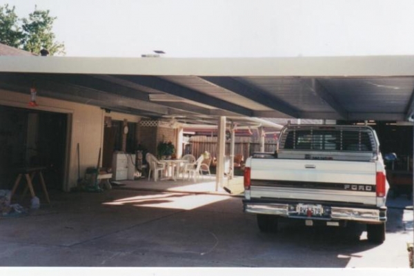 carport-001BC341631-599D-AE59-36A4-DA6E61B21DBE.jpg