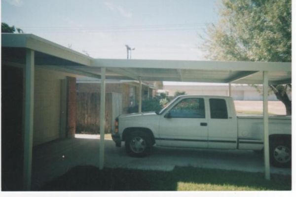 carport-0093679A971-CE2B-02E3-46D1-BC6DE8F6D42F.jpg
